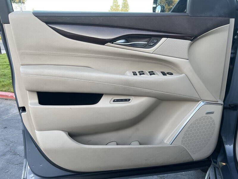 2016 Cadillac Escalade ESV Luxury Collection