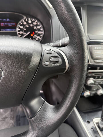 2020 Nissan Pathfinder S