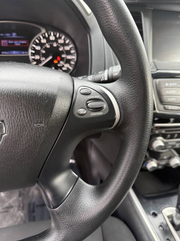 2020 Nissan Pathfinder S
