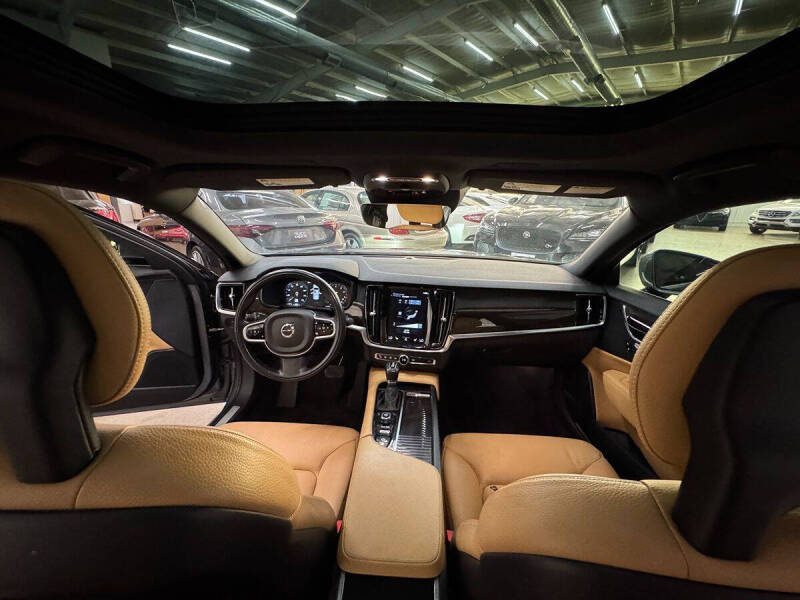 2018 Volvo S90 T5 Momentum