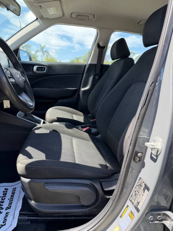 2021 Hyundai Venue SE