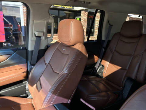 2016 Cadillac Escalade Luxury Collection