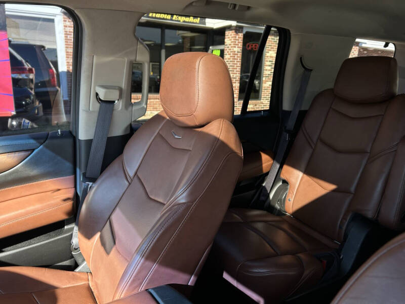 2016 Cadillac Escalade Luxury Collection