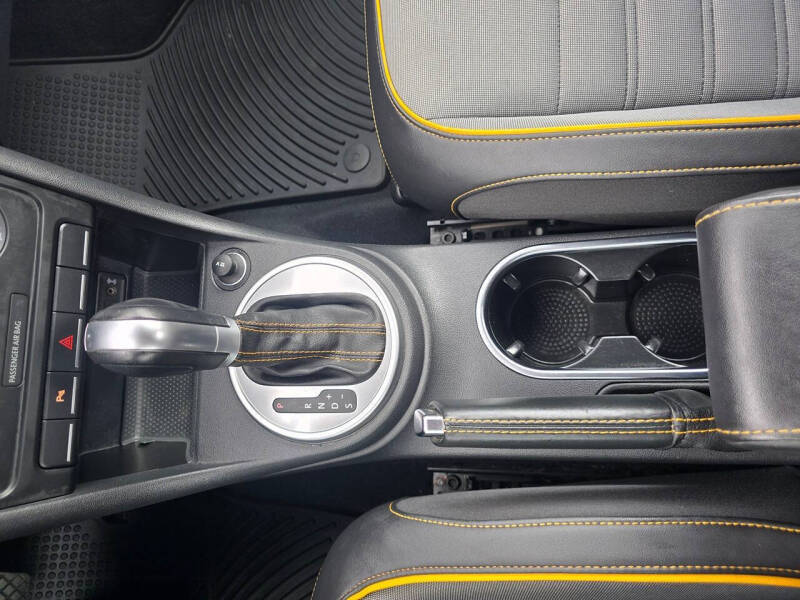 2016 Volkswagen Beetle 1.8T Dune