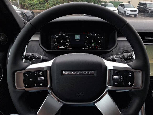 2025 Land Rover Discovery P300 Dynamic SE