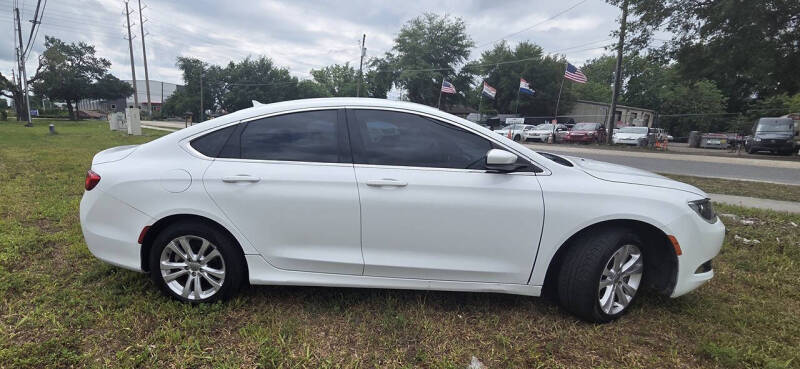2017 Chrysler 200 Limited Platinum