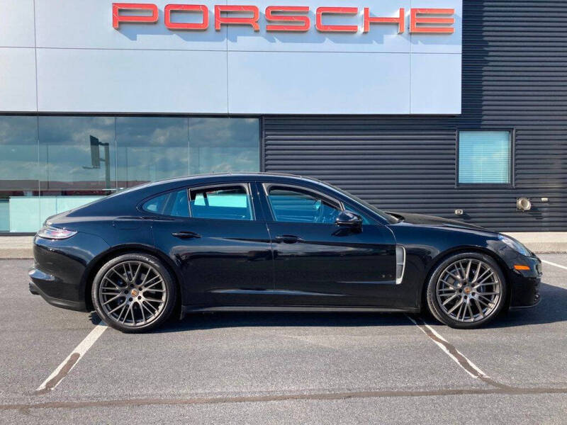 2023 Porsche Panamera 4 Platinum Edition