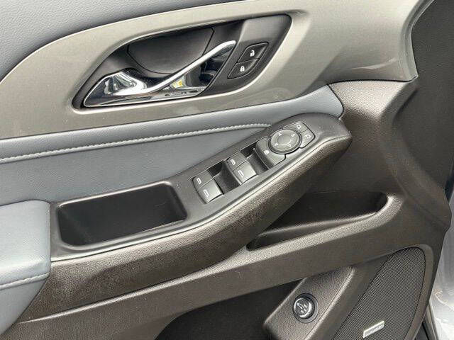 2021 Chevrolet Traverse LT Leather