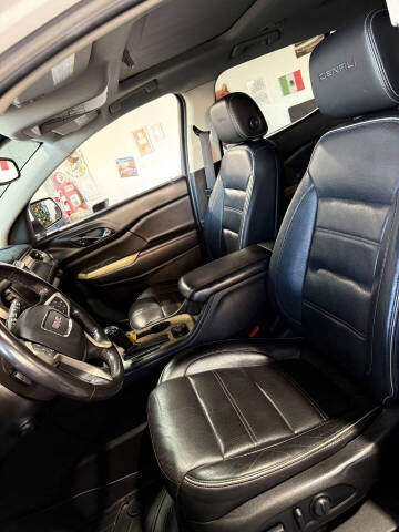 2018 GMC Acadia Denali