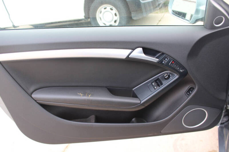 2011 Audi A5 2.0T quattro Prestige