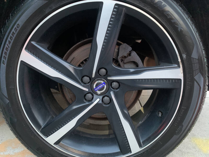 2016 Volvo XC60 T6 Drive-E R-Design