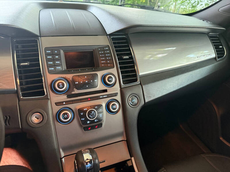 2014 Ford Taurus SEL