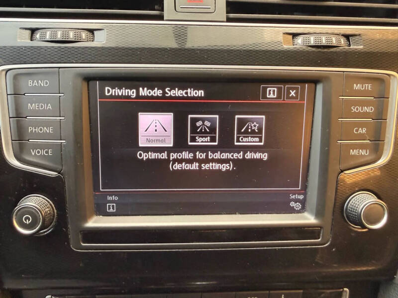 2017 Volkswagen Golf GTI S