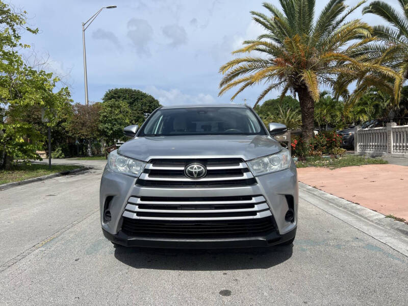 2019 Toyota Highlander LE
