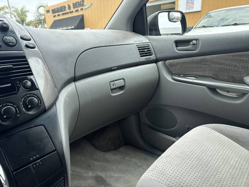 2010 Toyota Sienna LE 7-Passenger