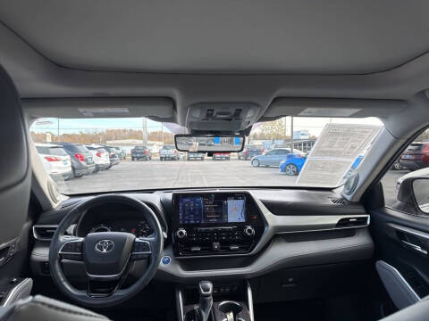 2021 Toyota Highlander Hybrid Platinum