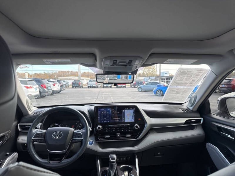 2021 Toyota Highlander Hybrid Platinum