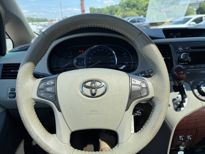2012 Toyota Sienna XLE 8-Passenger