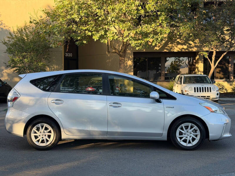 2012 Toyota Prius v Two