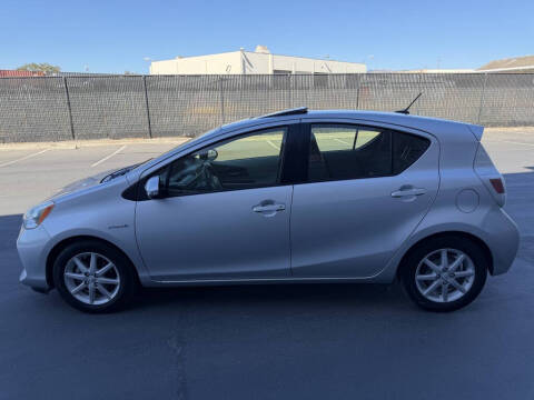 2014 Toyota Prius c Two