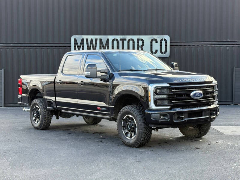 2025 Ford F-350 Super Duty Platinum's photo