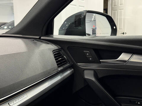 2020 Audi Q5 quattro Titanium Premium 45 TFSI