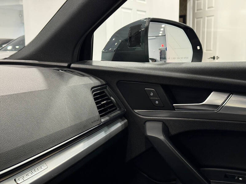 2020 Audi Q5 quattro Titanium Premium 45 TFSI