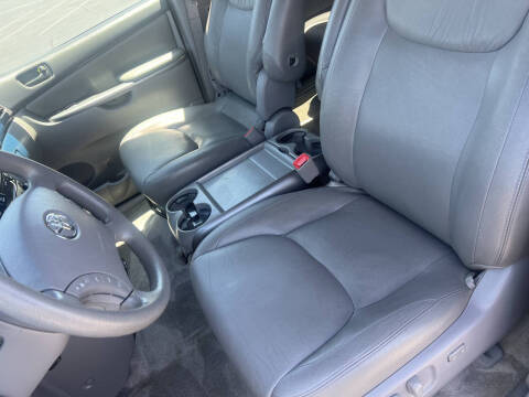 2010 Toyota Sienna LE 7-Passenger