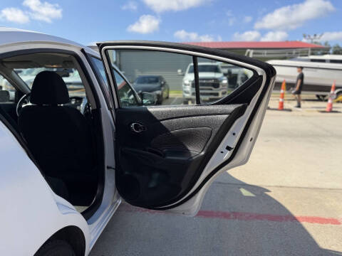 2017 Nissan Versa 1.6 SV