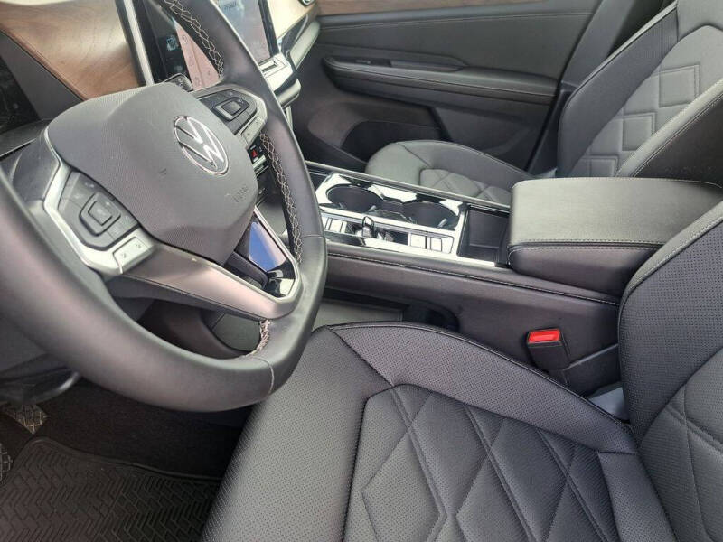 2025 Volkswagen Atlas SE