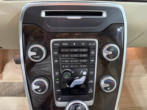 2016 Volvo XC70 T5 Premier
