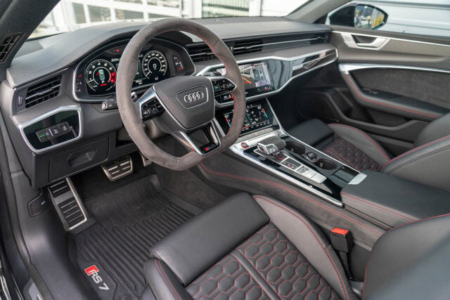 2023 Audi RS 7 8