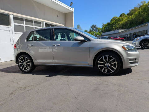 2016 Volkswagen Golf TSI SE