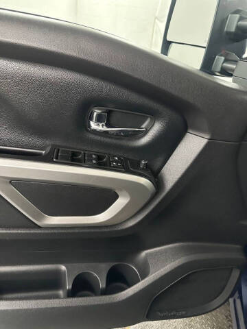 2018 Nissan Titan SV