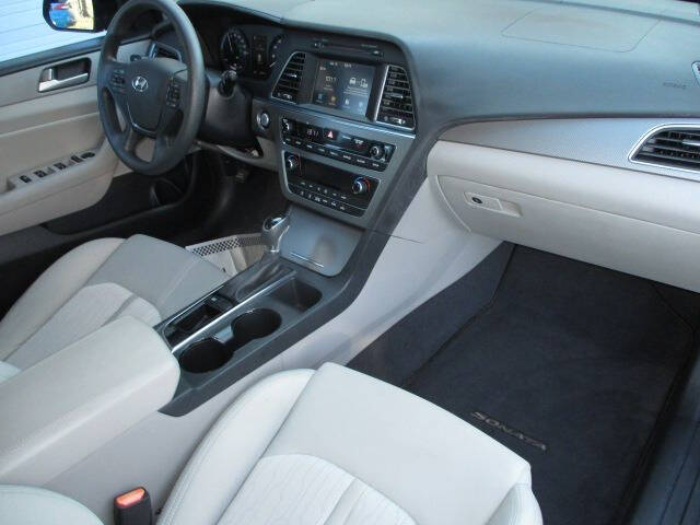 2017 Hyundai Sonata Hybrid SE