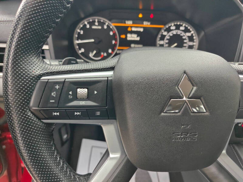 2024 Mitsubishi Outlander SE