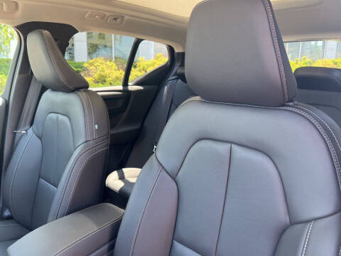 2026 Volvo XC40 B5 Ultra