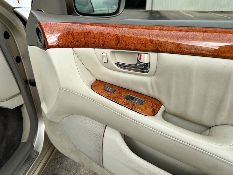 2005 Lexus LS 430