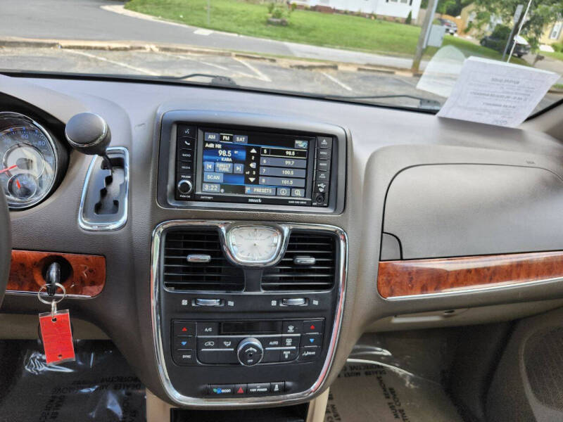 2015 Chrysler Town and Country Touring