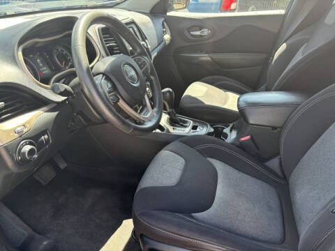 2015 Jeep Cherokee Sport