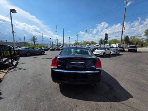 2016 Chrysler 300 C