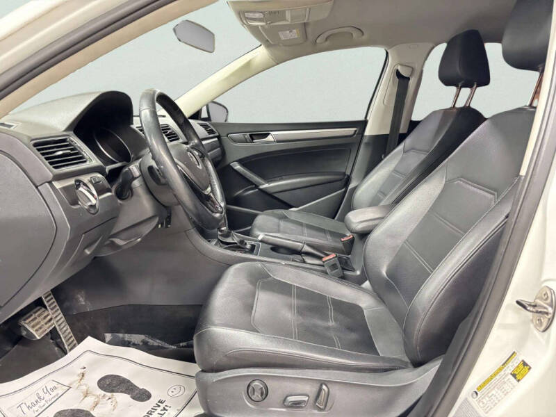 2017 Volkswagen Passat 1.8T R-Line