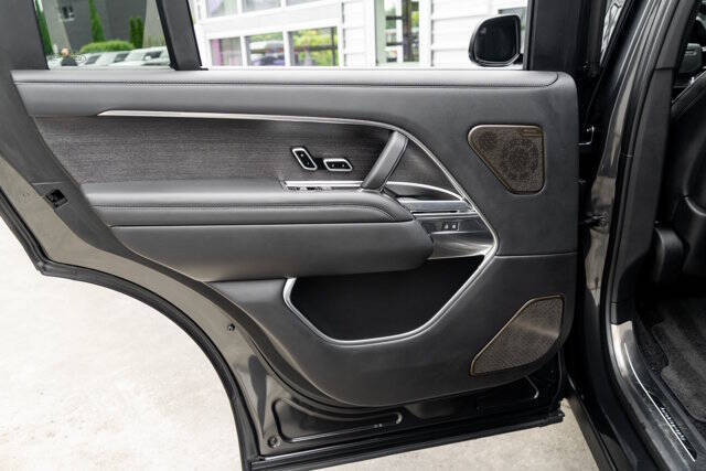 2025 Land Rover Range Rover 32