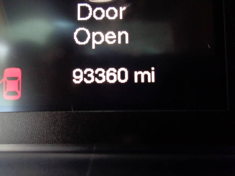 2016 Chrysler 200 LX