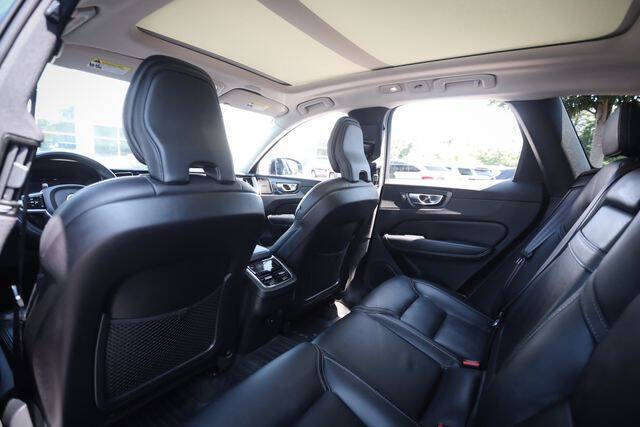 2022 Volvo XC60 B5 Inscription