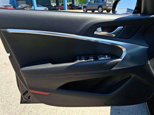 2025 Genesis G70