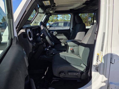 2025 Jeep Gladiator Sport S