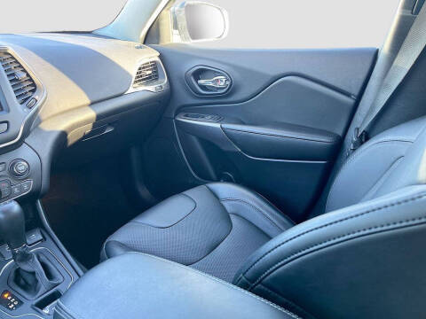 2022 Jeep Cherokee Latitude Lux