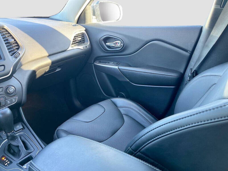 2022 Jeep Cherokee Latitude Lux