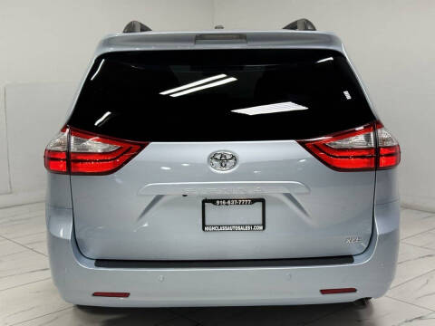 2016 Toyota Sienna XLE Premium 8-Passenger